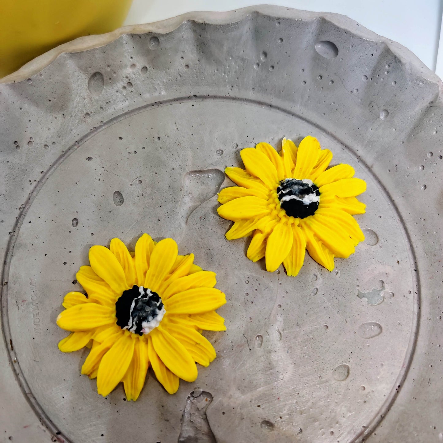 Yellow Daisies | Polymer Clay | Spring Dress Earrings | Summer Earrings |Yellow Flower Earrings